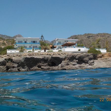 Cypriana Apartments Makrýgialos エクステリア 写真