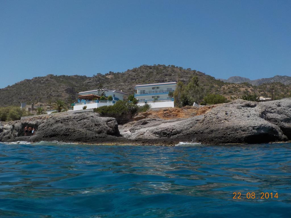 Cypriana Apartments Makrýgialos エクステリア 写真