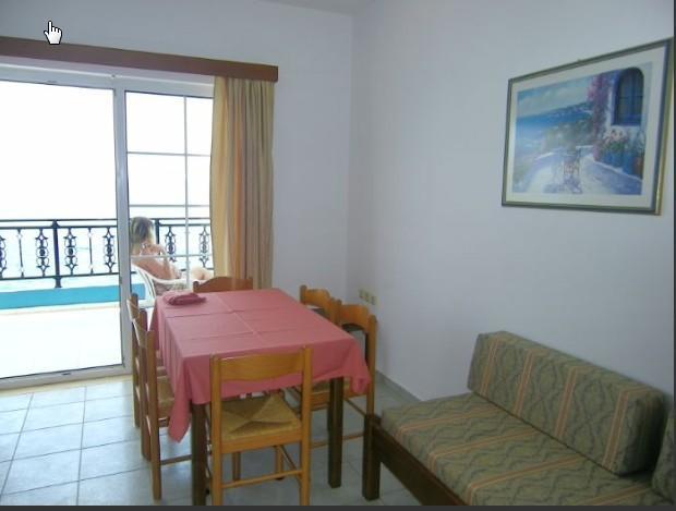 Cypriana Apartments Makrýgialos エクステリア 写真