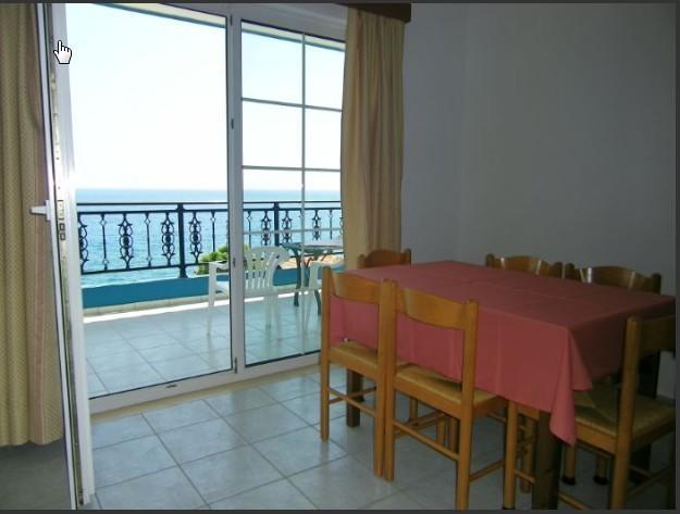 Cypriana Apartments Makrýgialos エクステリア 写真
