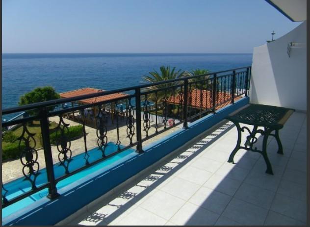 Cypriana Apartments Makrýgialos エクステリア 写真