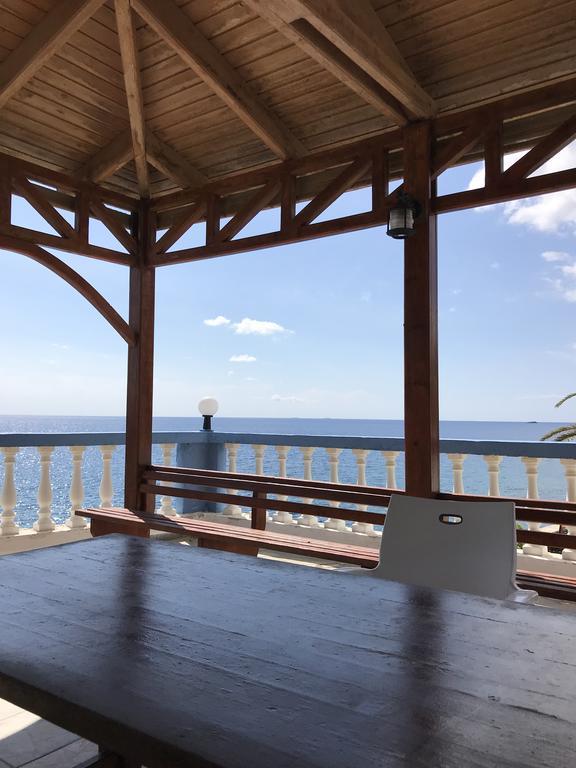 Cypriana Apartments Makrýgialos エクステリア 写真